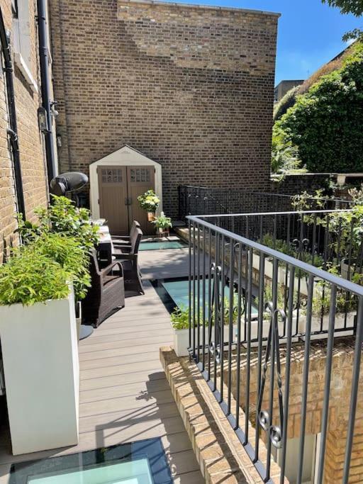 Stylish 3-Bedroom Flat In Kensington 런던 외부 사진
