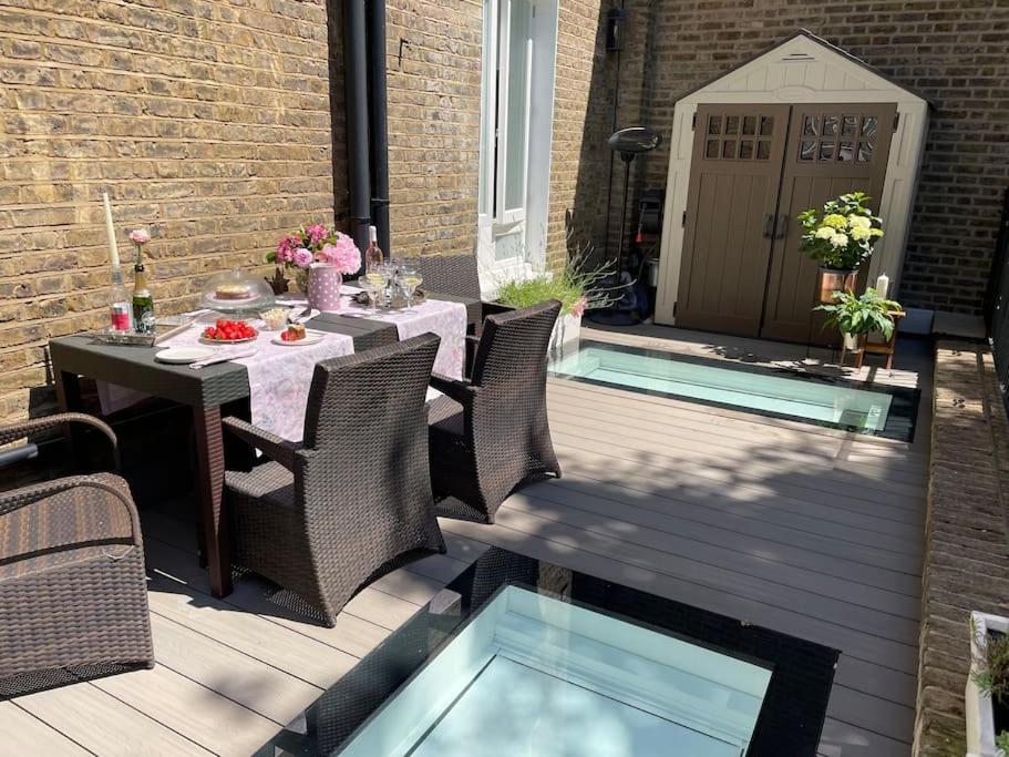 Stylish 3-Bedroom Flat In Kensington 런던 외부 사진